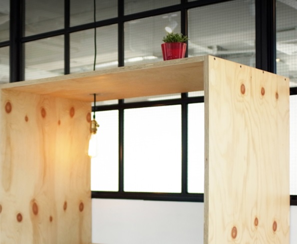 共用工作空間 Coworking Space推介: Desk-one 溫室 (中僑商業大廈)